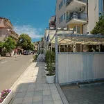 מלון семеен бриз