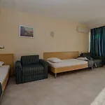 מלון семеен бриз 3*