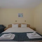 מלון семеен бриз 3*