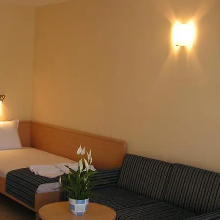 Hotel семеен бриз 3*