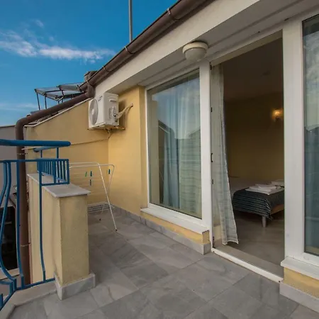 Otel семеен бриз 3*