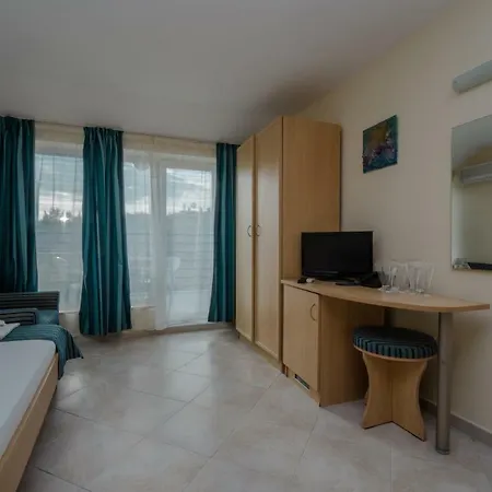 Hotel семеен бриз