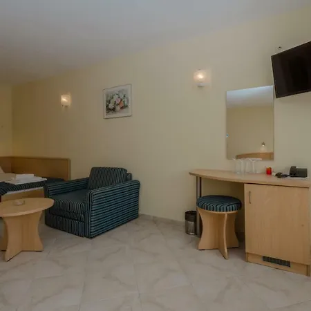 семеен бриз Otel