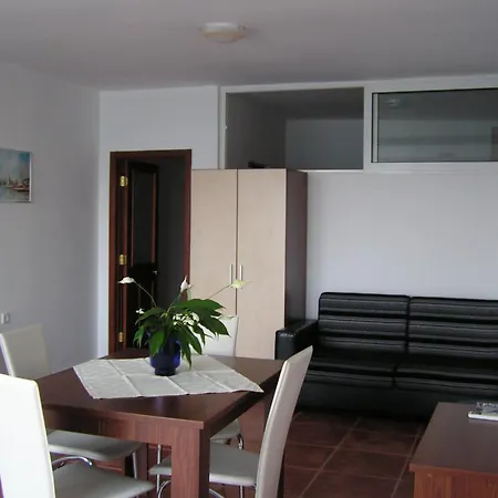 семеен бриз