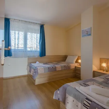семеен бриз Hotell